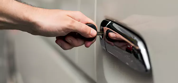 Why Choose Our Auto Locksmith Team in Queens, NY?